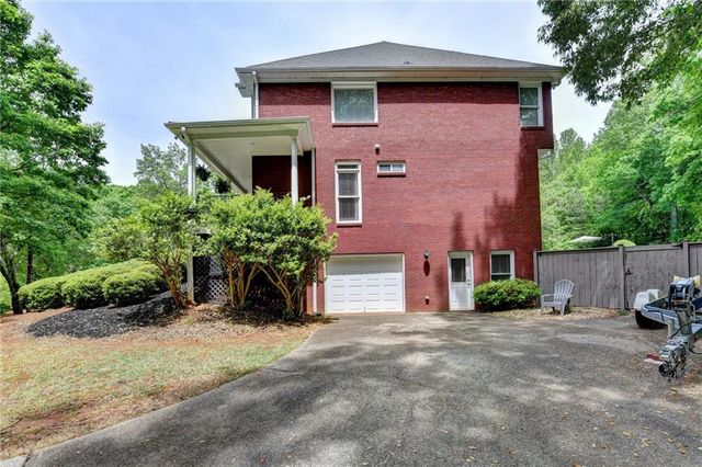 5062 Oak Farm Way, Flowery Branch, GA 30542