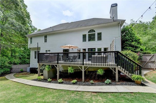 5062 Oak Farm Way, Flowery Branch, GA 30542