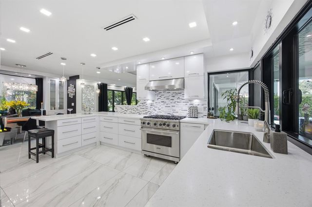 2380 SE 8TH Street, Pompano Beach, FL 33062