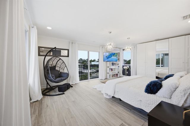 2380 SE 8TH Street, Pompano Beach, FL 33062