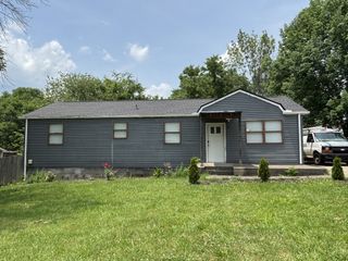 110 Cedar Ridge Dr, La Vergne, TN 37086
