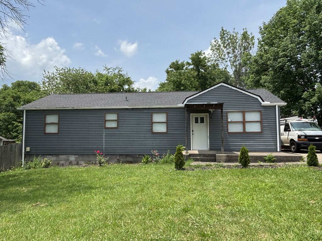 110 Cedar Ridge Dr, La Vergne, TN 37086