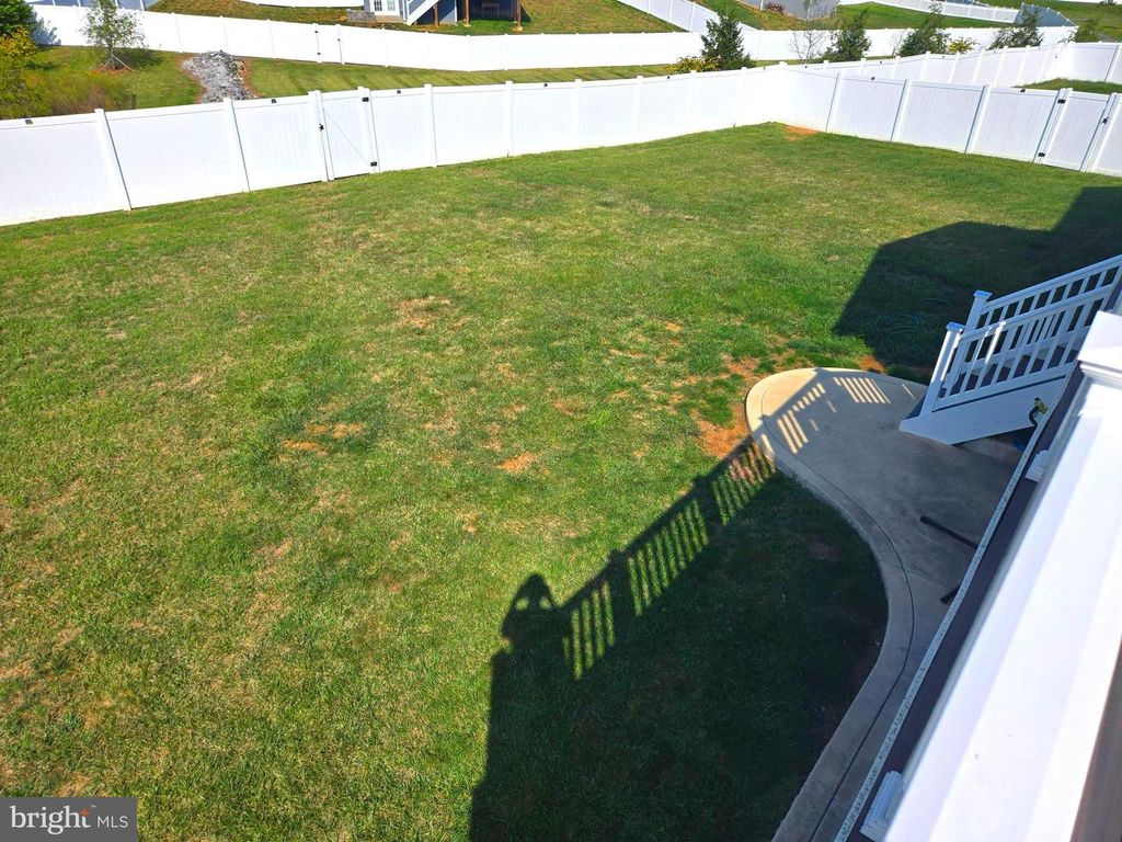 118 BLUEBELLS CT, Charles Town, WV 25414