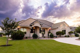 1020 Cielo Dr, Kerrville, TX 78028