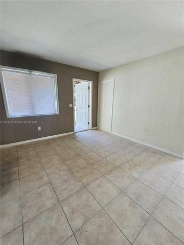 724 SW 7th Ter 1-2, Hallandale Beach, FL 33009