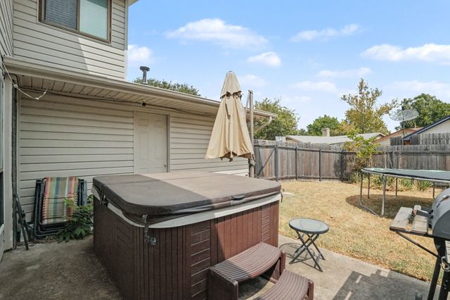 3217 Knights Haven Lane, Garland, TX 75044