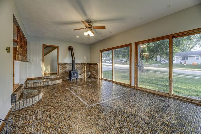 1641 S Walnut Street, Janesville, WI 53546