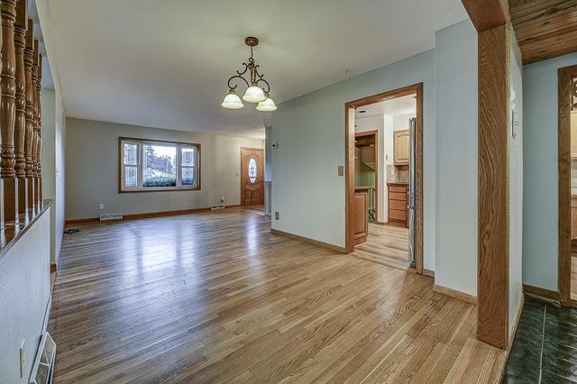 1641 S Walnut Street, Janesville, WI 53546