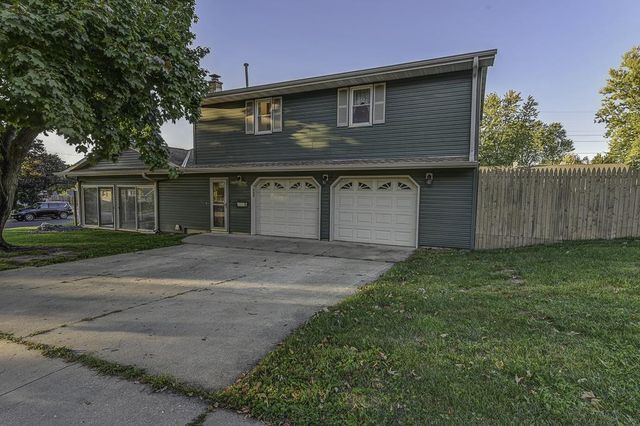 1641 S Walnut Street, Janesville, WI 53546