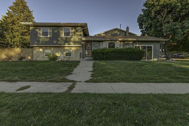 1641 S Walnut Street, Janesville, WI 53546