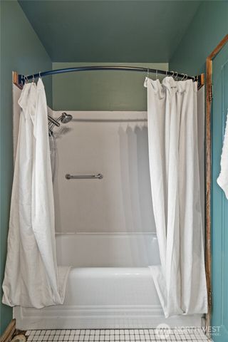 515 5th Street, Hoquiam, WA 98550