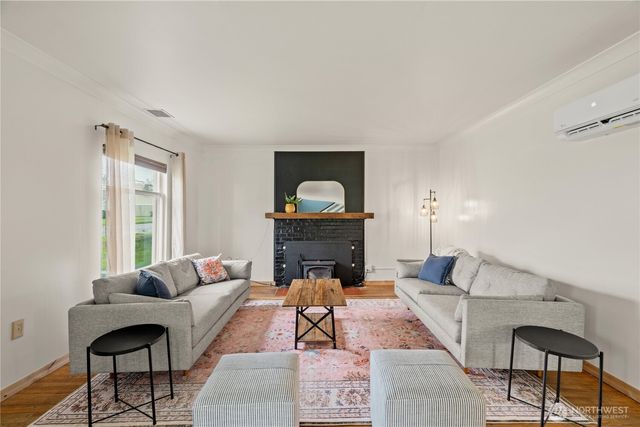 515 5th Street, Hoquiam, WA 98550