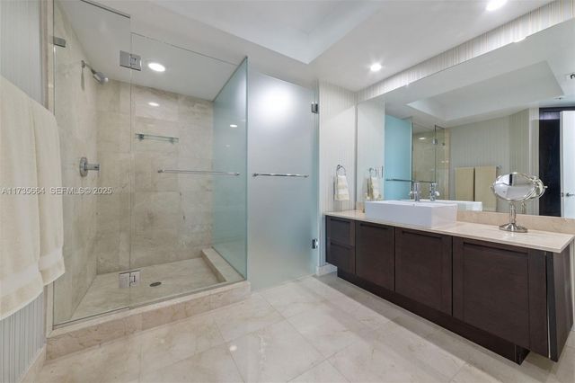 250 Sunny Isles Boulevard 31402, Sunny Isles Beach, FL 33160