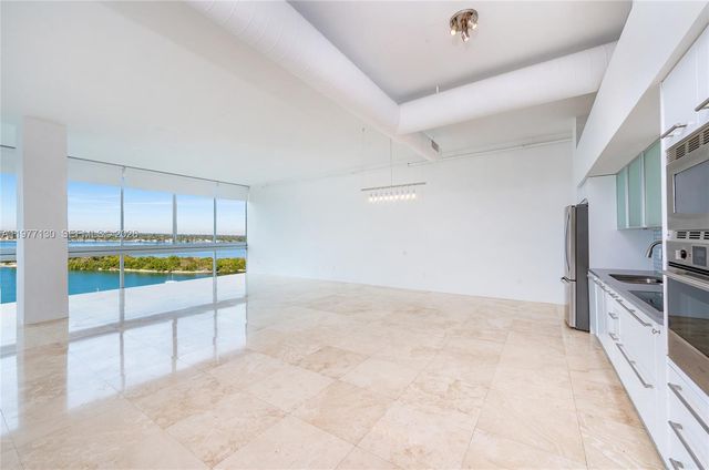 7934 W Dr 1101 1101, North Bay Village, FL 33141