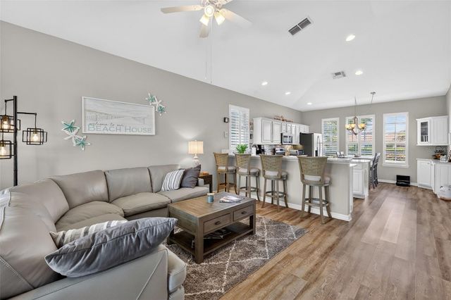 8011 PINE HOLLOW DRIVE, Mount Dora, FL 32757