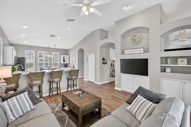 8011 PINE HOLLOW DRIVE, Mount Dora, FL 32757