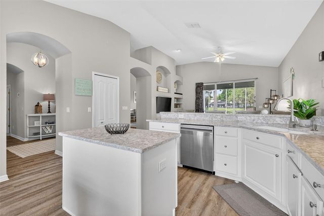 8011 PINE HOLLOW DRIVE, Mount Dora, FL 32757