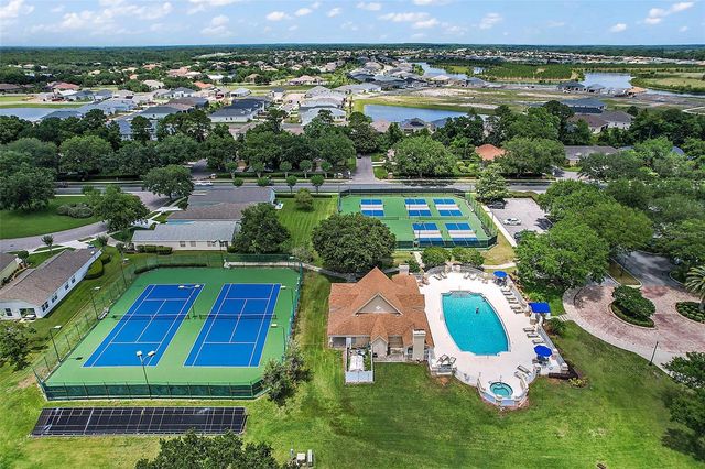 8011 PINE HOLLOW DRIVE, Mount Dora, FL 32757
