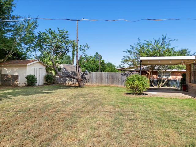2703 Regal Drive, Denison, TX 75020