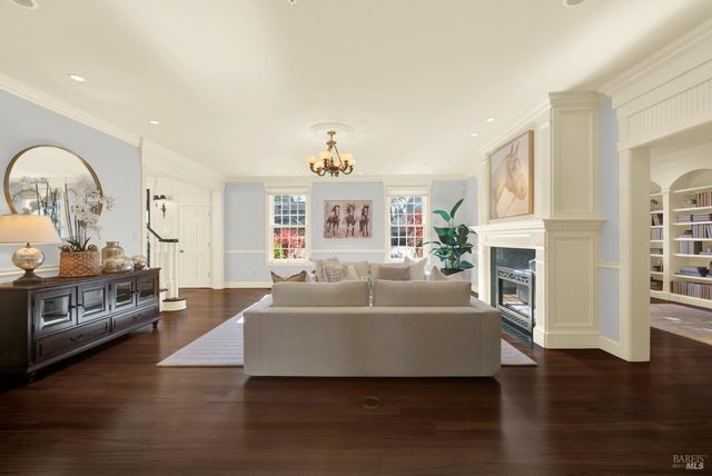 2 Remington Ct, Napa, CA 94558