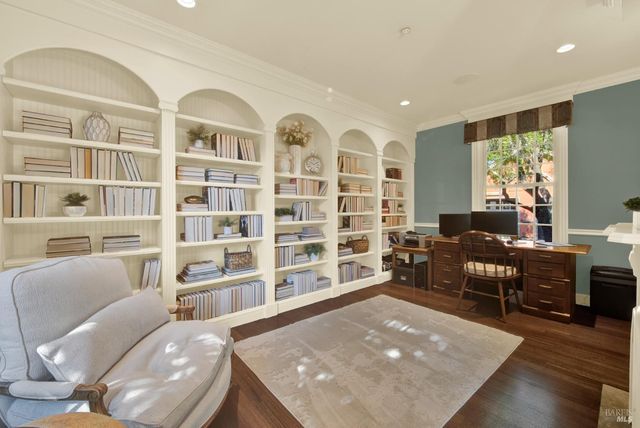 2 Remington Ct, Napa, CA 94558