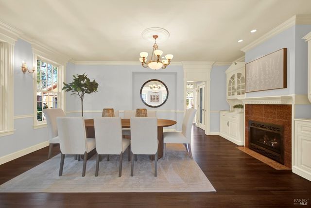 2 Remington Ct, Napa, CA 94558