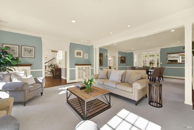 2 Remington Ct, Napa, CA 94558