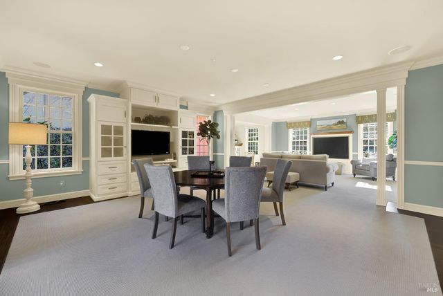 2 Remington Ct, Napa, CA 94558