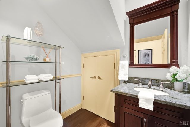 2 Remington Ct, Napa, CA 94558