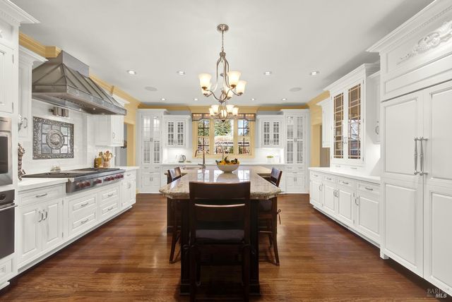 2 Remington Ct, Napa, CA 94558