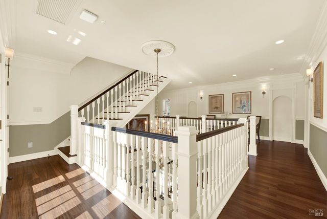 2 Remington Ct, Napa, CA 94558