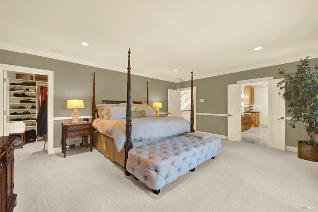 2 Remington Ct, Napa, CA 94558