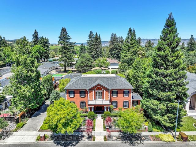 2 Remington Ct, Napa, CA 94558