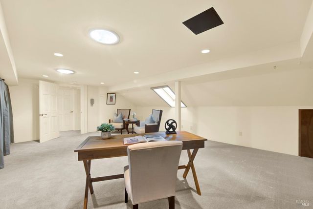 2 Remington Ct, Napa, CA 94558