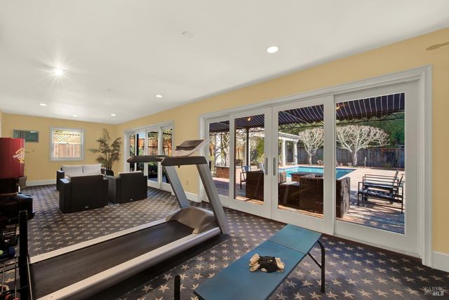 2 Remington Ct, Napa, CA 94558