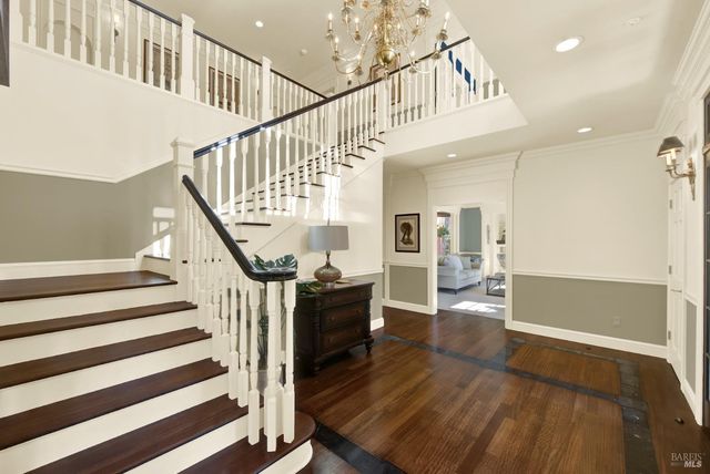 2 Remington Ct, Napa, CA 94558