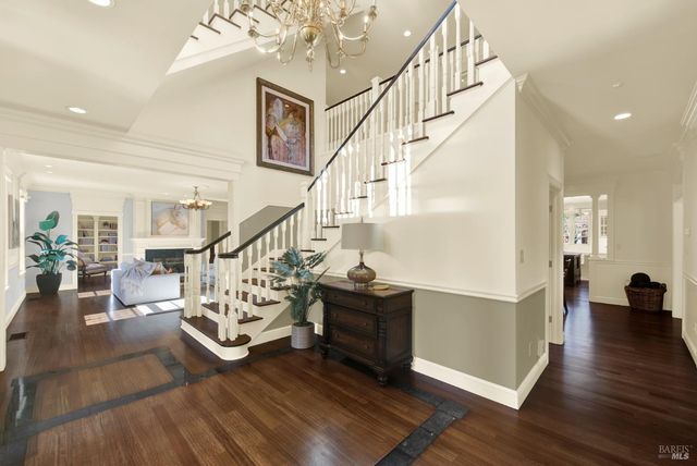 2 Remington Ct, Napa, CA 94558