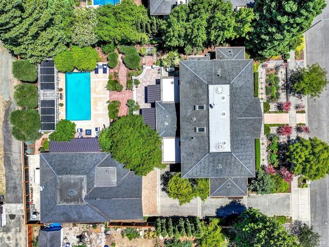 2 Remington Ct, Napa, CA 94558