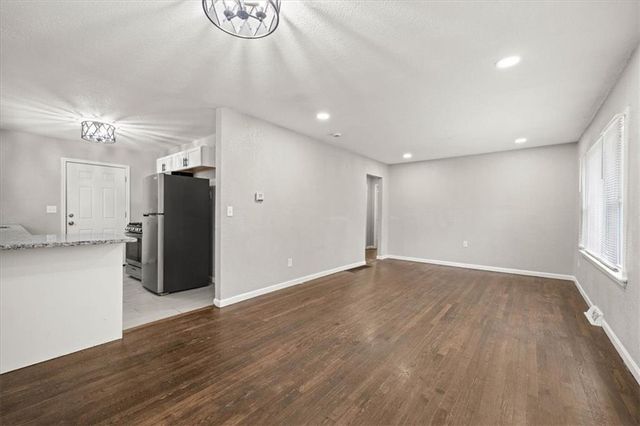 10505 Oakland Avenue, Kansas City, MO 64134