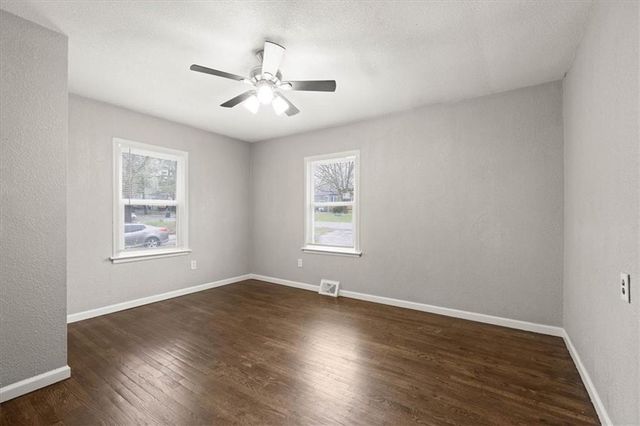 10505 Oakland Avenue, Kansas City, MO 64134