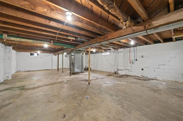 10505 Oakland Avenue, Kansas City, MO 64134