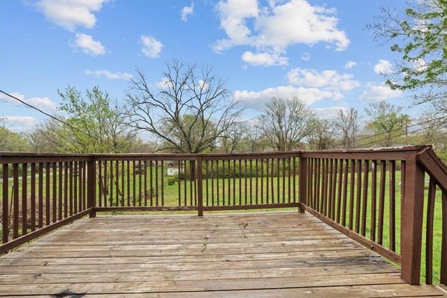 10505 Oakland Avenue, Kansas City, MO 64134