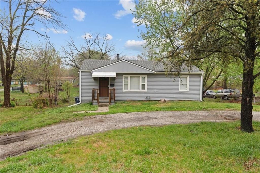 10505 Oakland Avenue, Kansas City, MO 64134