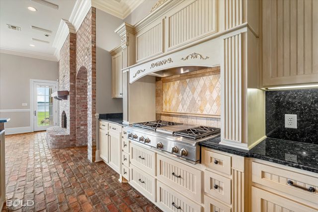 10099 Ferry Lake Road, Oil City, LA 71061