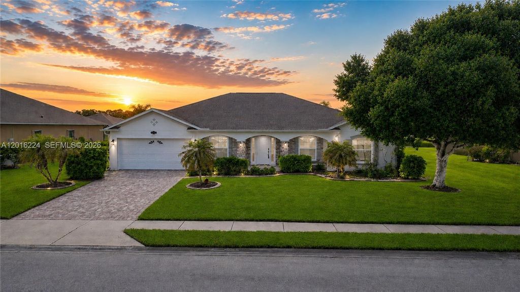4738 Ashley Lake Circle, Vero Beach, FL 32967