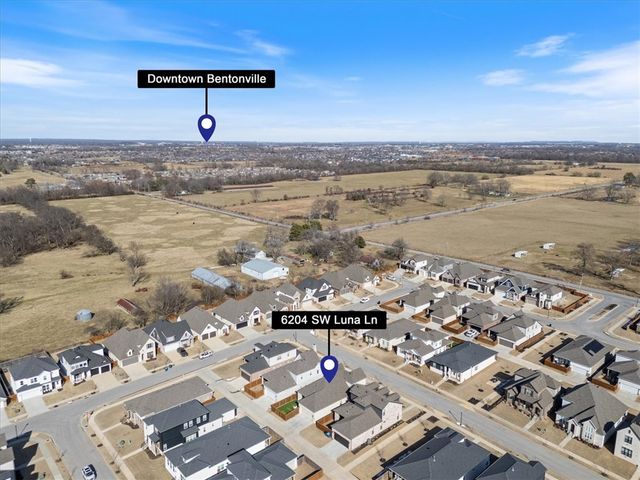 6204 SW Luna Lane, Bentonville, AR 72713