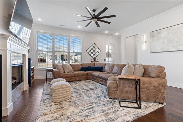 6204 SW Luna Lane, Bentonville, AR 72713