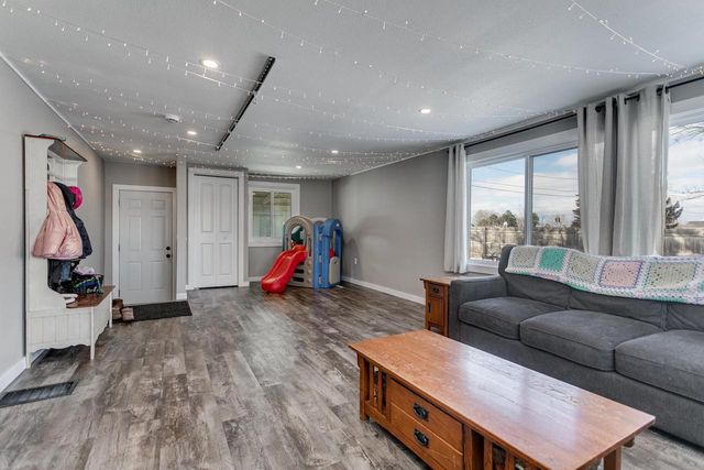 351 E SCOTT STREET, Omro, WI 54963