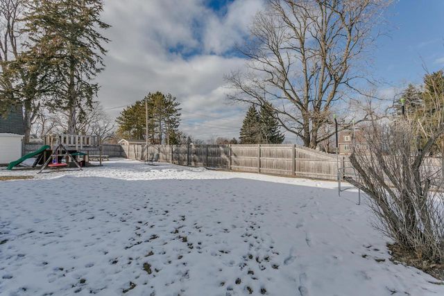 351 E SCOTT STREET, Omro, WI 54963