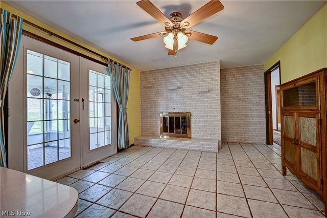 11652 Sandyville Road NE, Sandyville, OH 44671